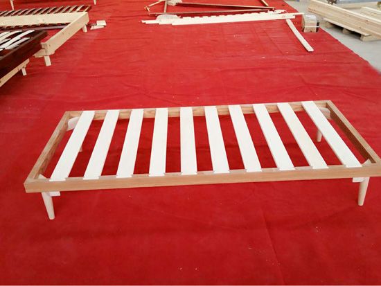 點(diǎn)擊查看詳細(xì)信息<br>標(biāo)題：Wooden bedstead 閱讀次數(shù)：1076